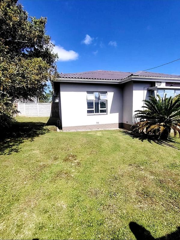 4 Bedroom Property for Sale in Cambridge West Eastern Cape